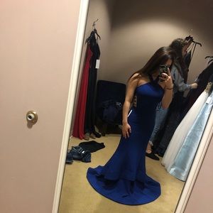 Meet your Posher, Desi